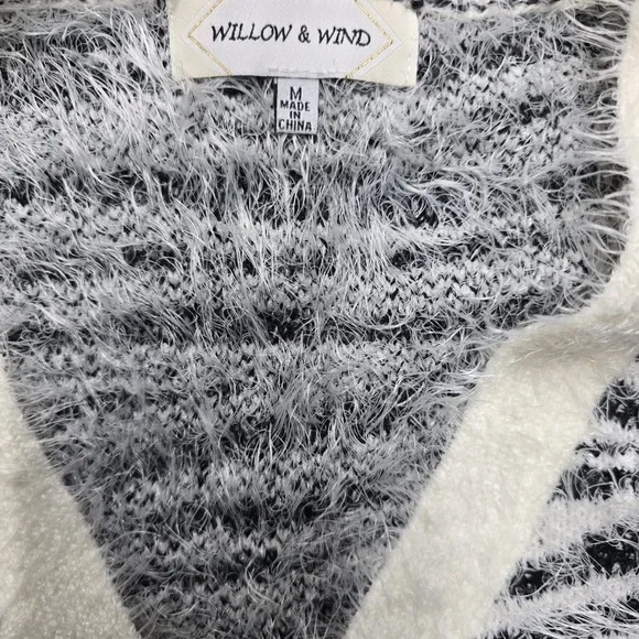 Cozy Striped Women's Cardigan - Picture 2 of 9